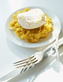 Poached egg on mashed potatoes