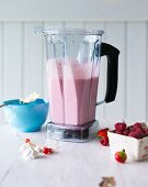 A berry smoothie made with meringue, milk and mascarpone