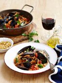 Spaghetti with mussels, tomatoes and chilli