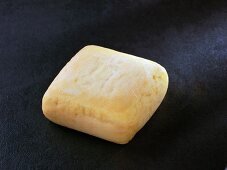 Cure nantais (French cow's milk cheese)