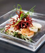 Carpaccio of scallops with a beetroot salad