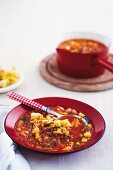 Minestrone mit Parmesan-Croûton