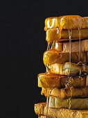 Toast mit viel Honig
