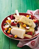 Eis am Stiel mit Litchi, grüner Kokosnuss und Granadilla