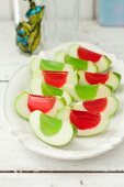 Apple wedges with fruit jelly