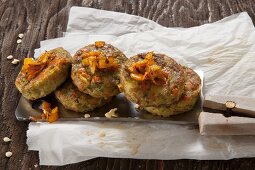 Oven-baked vegetable cakes