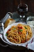 Spaghetti ai pomodori di Pachino (Nudeln mit gedünsteten Kirschtomaten, Italien)