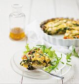 Spinach quiche with asparagus and leek
