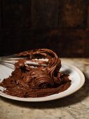 Schokoladencreme auf Teller