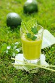 A green, weight-loss smoothie