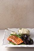 Lachs mit Rote Bete und Gorgonzolasauce