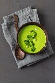 Pea soup with parsley