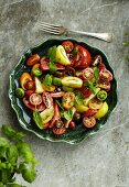 Mixed tomato salad (seen from above)