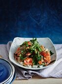 Salmon salad with hot and sour sauce