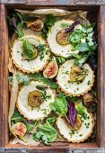 Fig tartlets with goasts' cheese for a picnic
