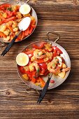 Fried prawns with peppers, garlic and pineapple