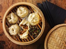 Steamed dumplings with pulled pork (Asia)