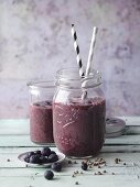 Blueberry and fig smoothies with hemp, coconut and maca