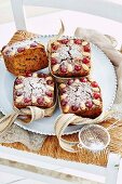 Weihnachtliche Früchtekuchen zum Verschenken