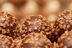 Chocolate pralines (close-up)