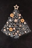 An original-looking Christmas tree made of gluten-free biscuits and writing