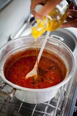 How to cook a tomato sauce