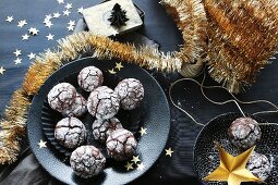 Gluten-free snowballs (hazelnut & cocoa cookies)