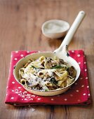 Tagliatelle with mushrooms and almonds