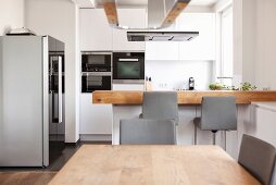 Modern open-plan kitchen
