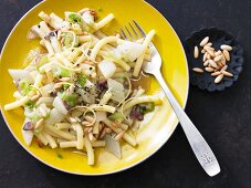 Macaroni with a fennel medley and pine nuts
