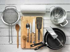 Utensils for making turkey escalopes with vegetables