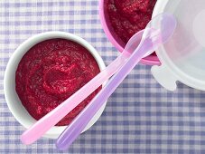 Mashed potatoes and beetroot