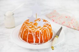 Yoghurt cake with white icing