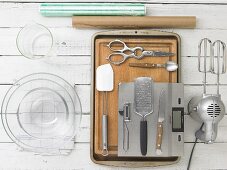 Kitchen utensils for making Swiss roll