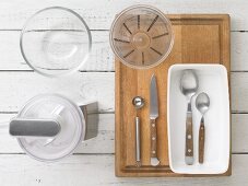 Kitchen utensils for making baked apples