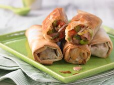 Spring rolls filled with gammon and vegetables