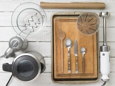 Kitchen utensils for making quark dough rolls