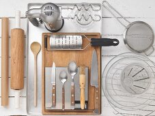 Kitchen utensils for making gooseberry cake