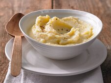 Mashed potato in a bowl