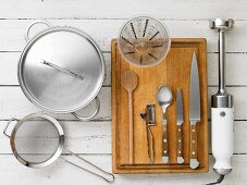 Kitchen utensils for preparing soups and sauces