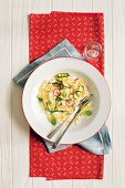 Pasta salad with ricotta and courgettes