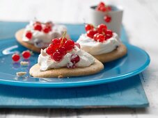 Sweet buckwheat biscuits with quark and redcurrants