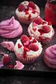 Pink Meringue Cupcakes zum Valentinstag