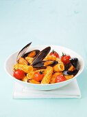 Macaroni with pesto rosso and mussels