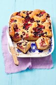 Yeast cake with berries