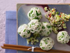 Thai-Fischbällchen mit Kräutern