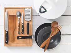 Utensils for turkey escalope and salad