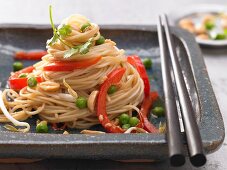 Asian fried noodles with sprouts and egg