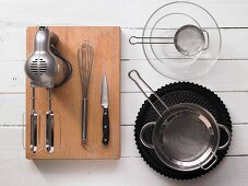 Kitchen utensils for baking cakes