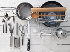 Kitchen utensils for baking cakes